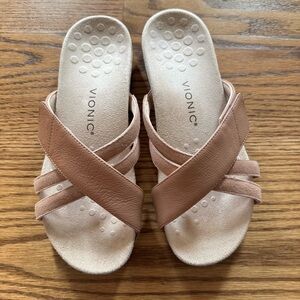 NEW Vionic Zarie adjustable sandal size 9.5